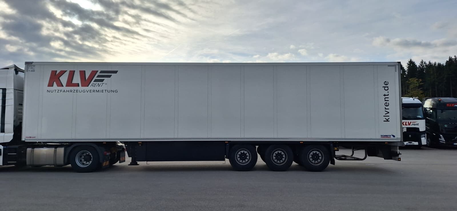 Fahrzeugabbildung Schmitz Cargobull SKO 24 Executive Doppelst. Lift Paletten Blumen